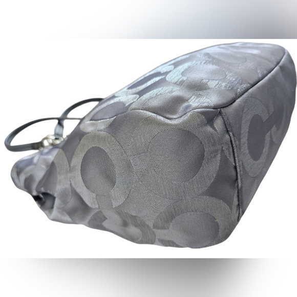 Coach Mia Op Art Gray Metallic Signature Tote With Dust Bag. New With Out Tags - Picture 5 of 15
